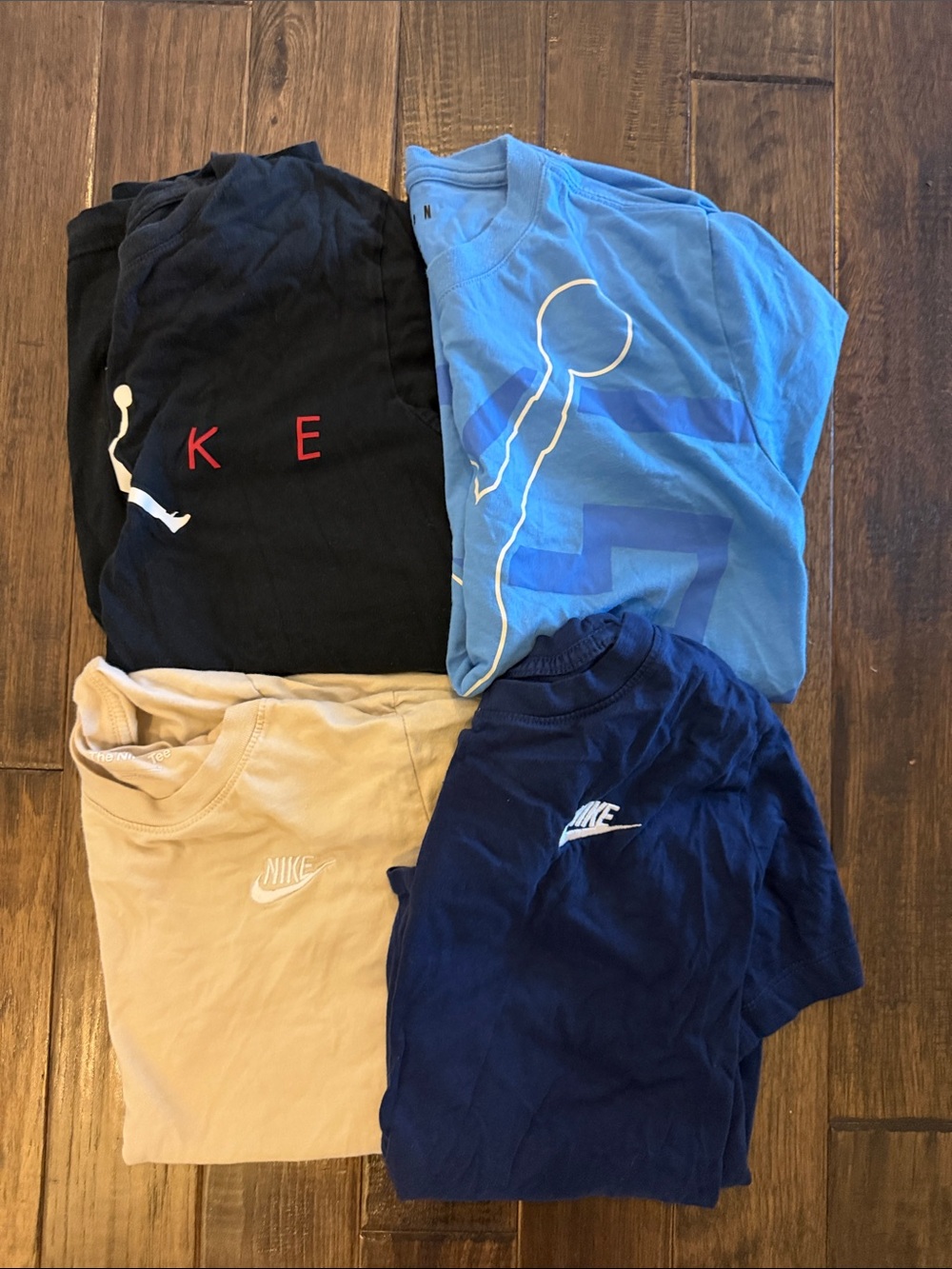 Nike Tee Bundle of 4 Boys T-shirts Black, Light Blue, Tan, Navy Size M